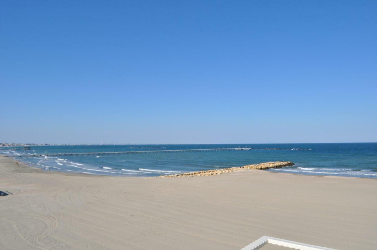 Hotel Golden Palace Mamaia Luaran gambar